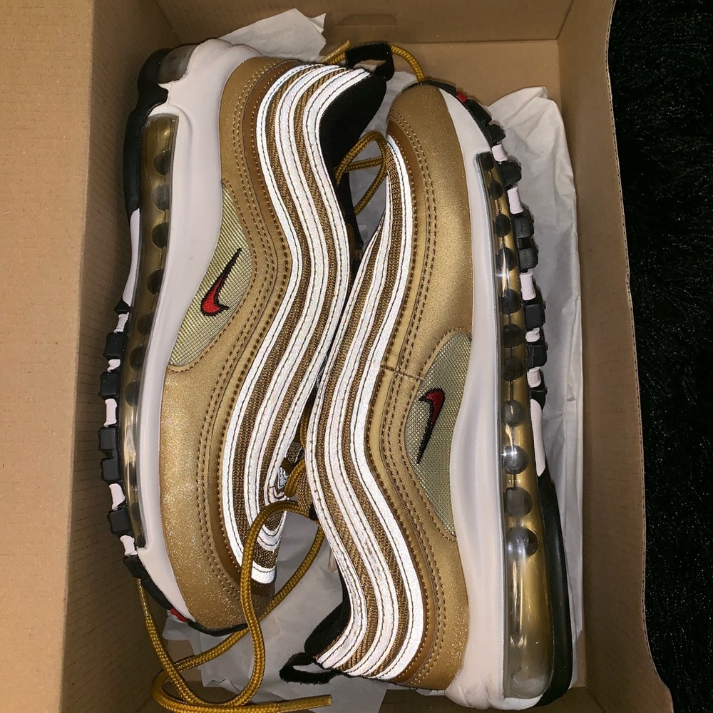 Gold Air max